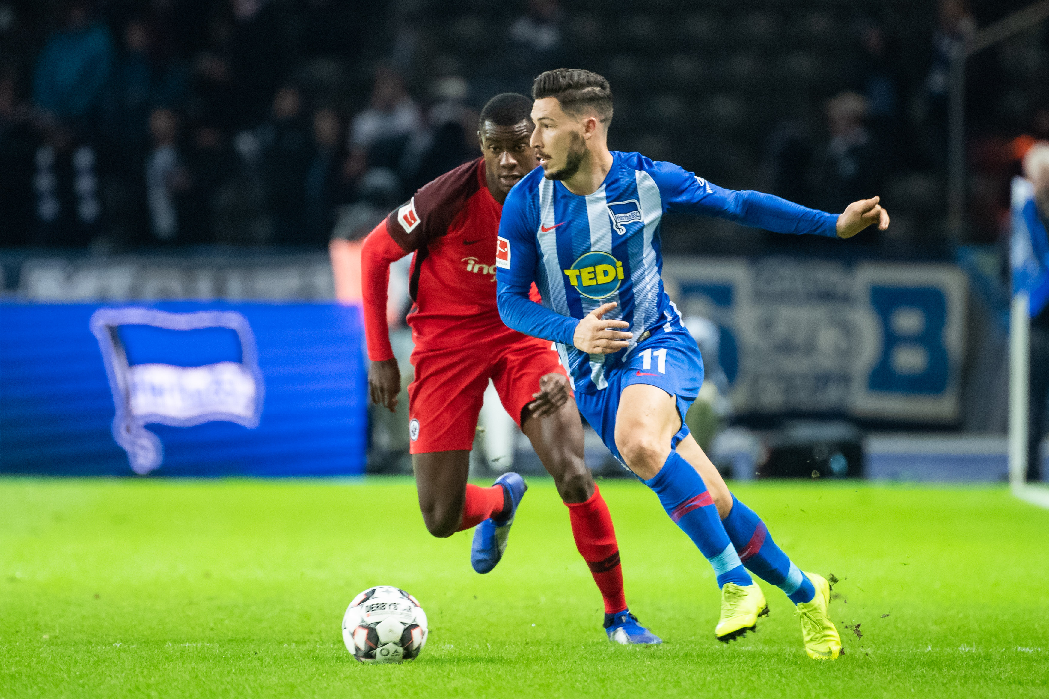 华莱士本场送出4抢断，赛季56次升至联盟最多