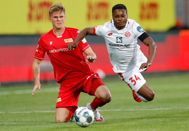 巴西队在阿森纳基地训练，安切洛蒂与阿尔特塔会面并合影