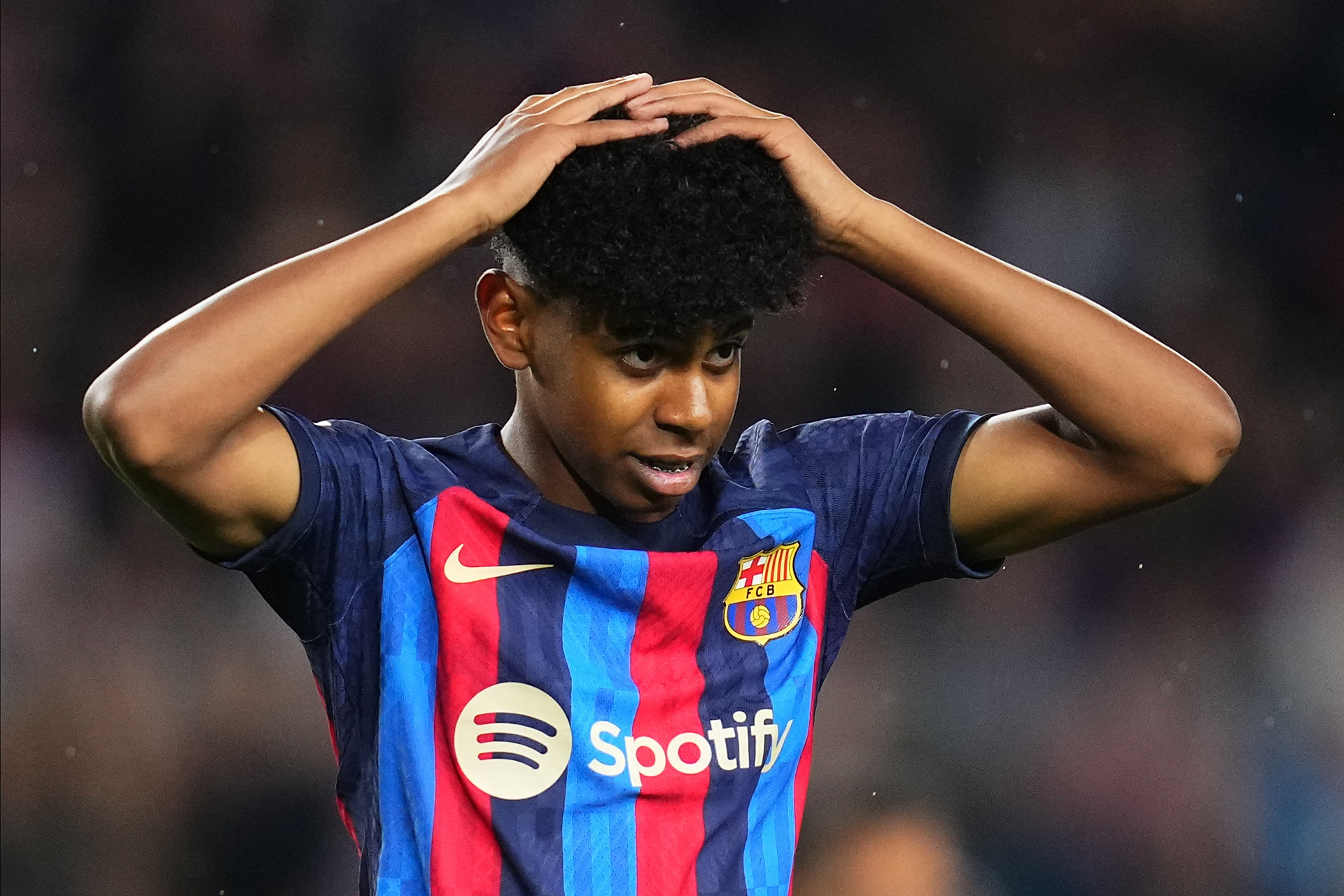 他才是真冤！基耶萨近3场只踢4分钟，但本赛季出战384分钟已贡献2球3助（真委屈！基耶萨近3战仅踢4分钟，却在本季384分钟里已交出2球3助）